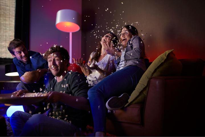 Immagine prodotto Philips Tonalità di bianco e colore Espansione dell'ambiente (E14, 6.50 W, 470 lm, 1 x, G)