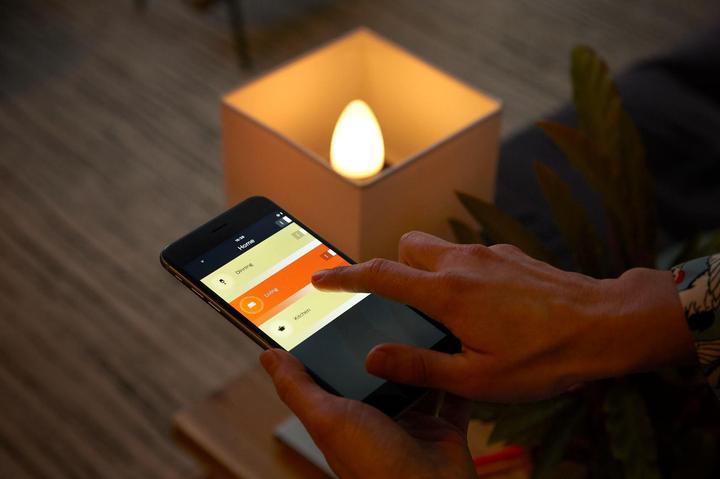 Immagine prodotto Philips Tonalità di bianco e colore Espansione dell'ambiente (E14, 6.50 W, 470 lm, 1 x, G)
