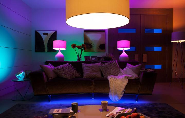 Immagine prodotto Philips Tonalità di bianco e colore Espansione dell'ambiente (E14, 6.50 W, 470 lm, 1 x, G)