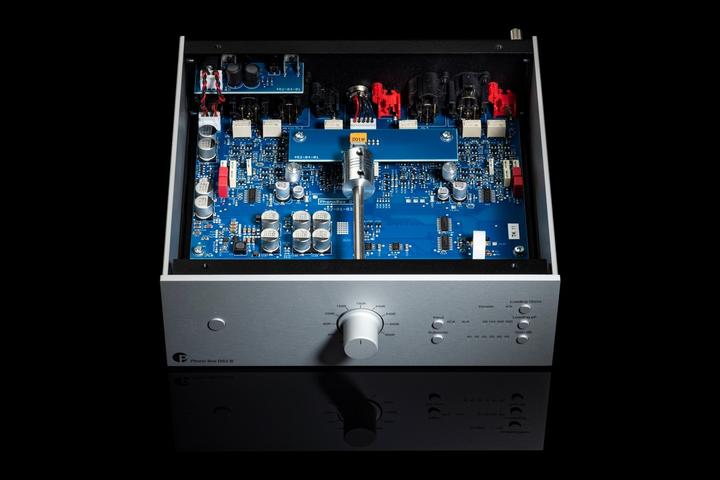 Actual product image Pro-Ject Phono Box DS3 B