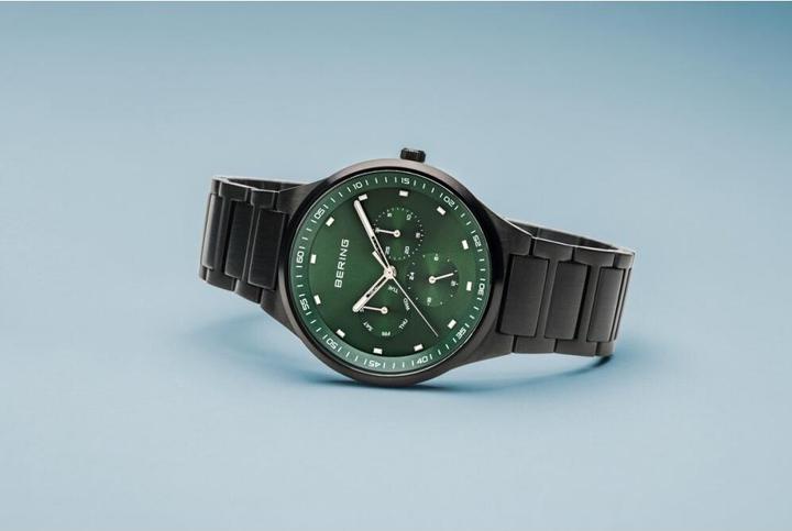 Actual product image Bering Classic (Analogue wristwatch, 40 mm)