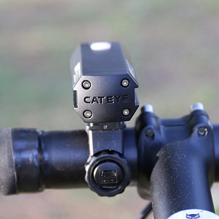Produktbild CatEye Ampp900 (900 lm)