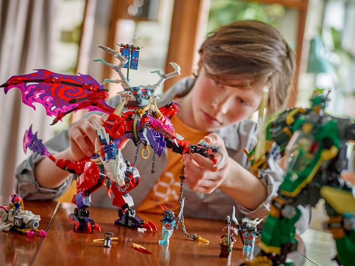Produktbild LEGO Lloyds Jet-Mech (71845, LEGO Ninjago)
