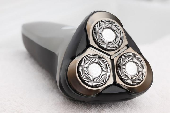 Produktbild Eldom LDOM Batterie und bezdrátový holicí outfit IAN LED-Anzeige zastřihovač