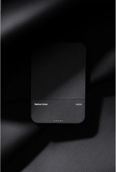 Actual product image Native Union ReClassic Magsafe Power Bank (5000 mAh, 15 W, 15 Wh)