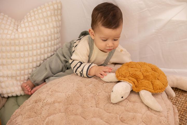 Image du produit Senger Naturwelt Notre petit doudou en forme de tortue de la collection "Animaux marins" de