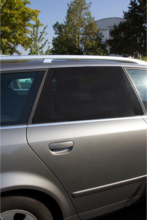 Image du produit Cartrend Chaussette de protection solaire pour voiture, set de 2 pour les véhicules avec des cadres de