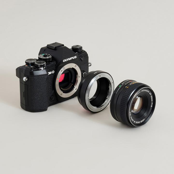 Immagine prodotto Urth Adattatore per obiettivo: Compatibile con l'obiettivo Konica AR e il corpo macchina Micro Quattro