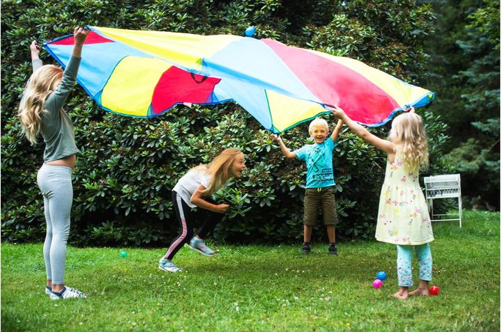 Produktbild Knorrtoys Schwungtuch - "Up and down"/inkl. 25 balls, Ø ca. 305 cm, 12 Griffe