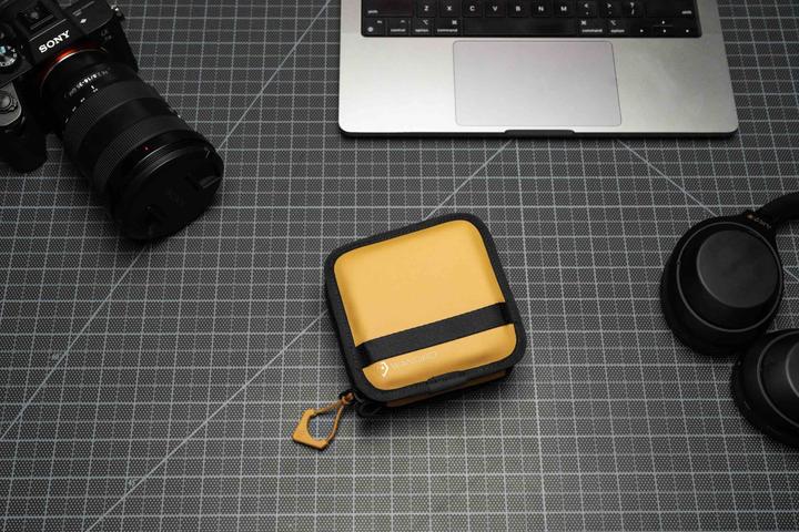 Image du produit Wandrd Lens Filter Case, Dallol Yellow (0.65 l)