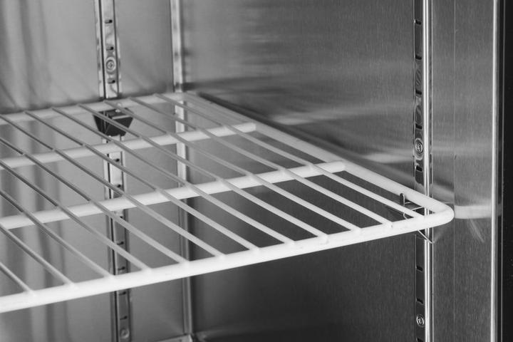 Produktbild Hendi Kühltisch dreitürig Kitchen Line 390L (390 l)