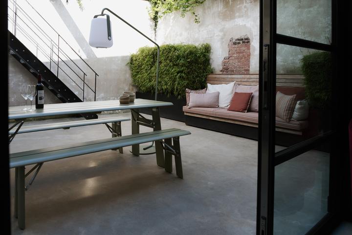 Actual product image Zuiver Outdoor Table Avenue Desert Sage (79 cm)