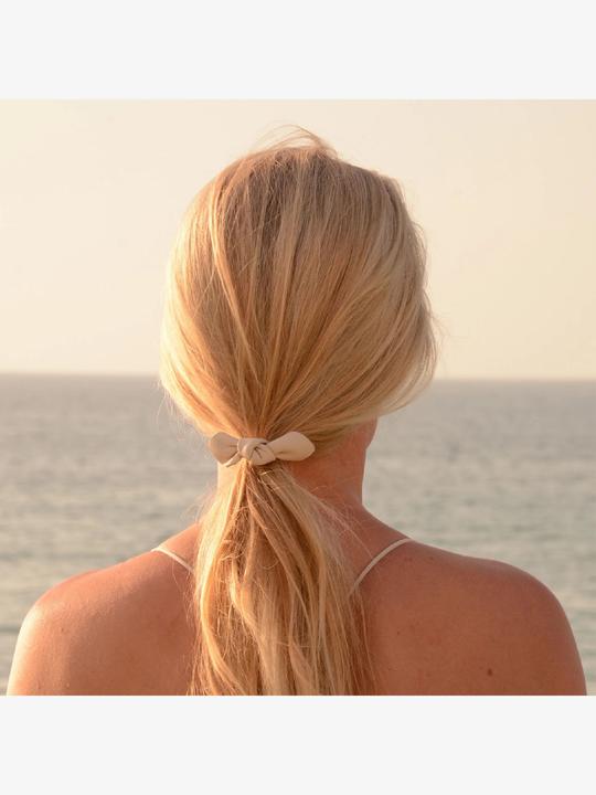 Image du produit Corinne World - Crème pour petits cheveux Leather Bow (Élastiques à cheveux)