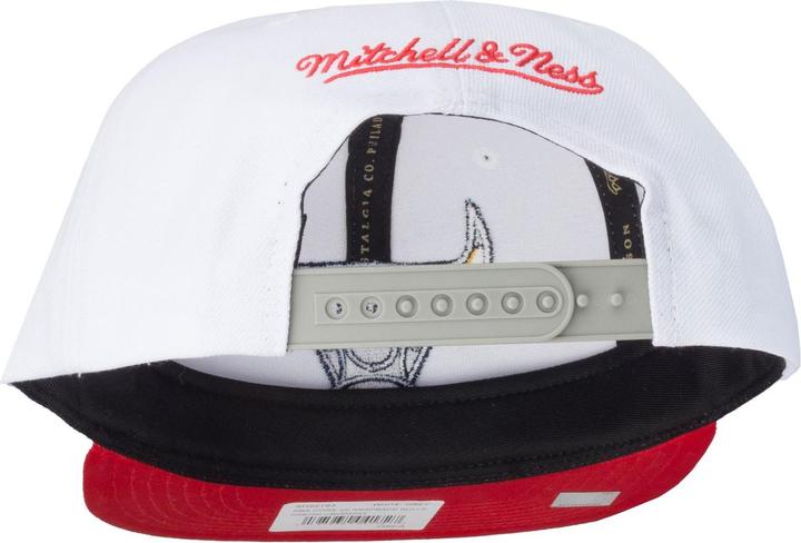 Produktbild Mitchell & Ness Snapback Cap - CORE VII Chicago Bulls weiss (One Size)