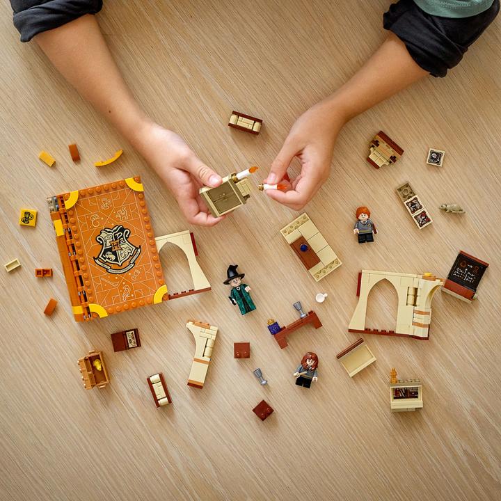 Actual product image LEGO Hogwarts Moment: Transformation Class (76382, LEGO Harry Potter)