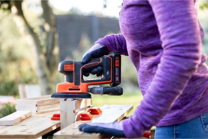 Image du produit Black & Decker BDCDS18NXJ (Plateau de ponçage triangulaire, 18 W)