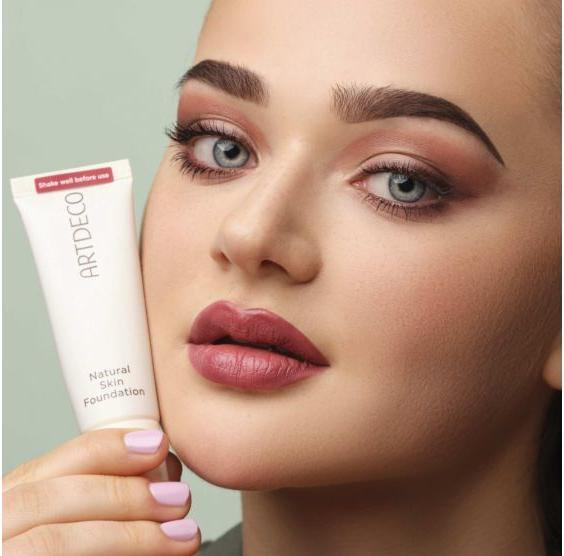 Image du produit Artdeco Natural Skin Foundation 4902.10 (20 cacahuètes grillées)