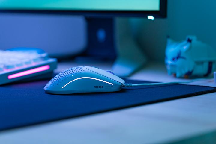 Actual product image Glorious Model O 2 (Cable)