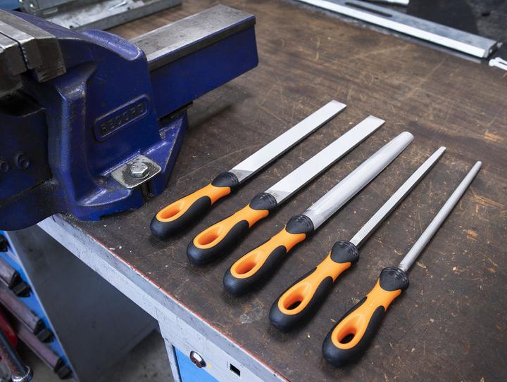 Produktbild Bahco ERGO Feilensatz, 4 x Bastardhieb/1 x Halbschlicht 200 mm 5-teilig (Hieb 1, 200 mm)