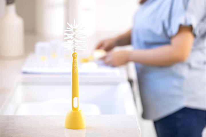 Actual product image Medela quick clean