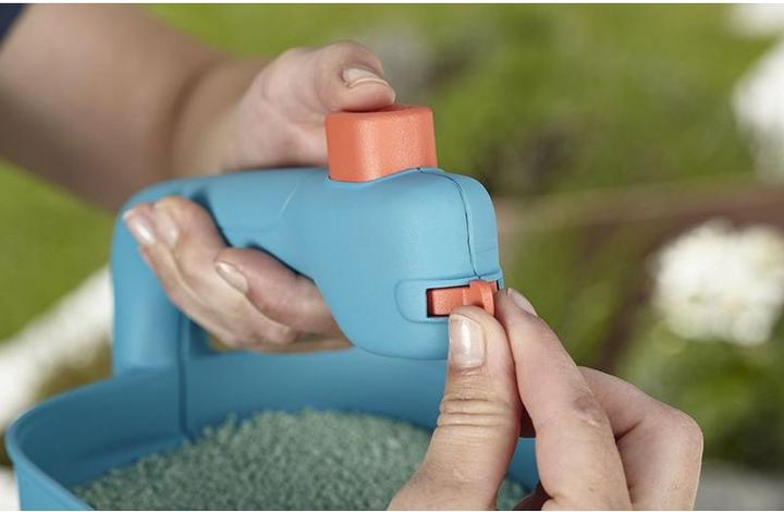 Actual product image Gardena Hand spreader M E4