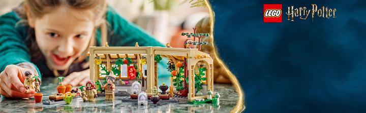 Produktbild LEGO Schloss Hogwarts: Kräuterkundeunterricht (76445, LEGO Harry Potter)