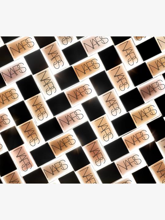 Produktbild NARS Cosmetics Light Reflecting Foundation (Yukon)