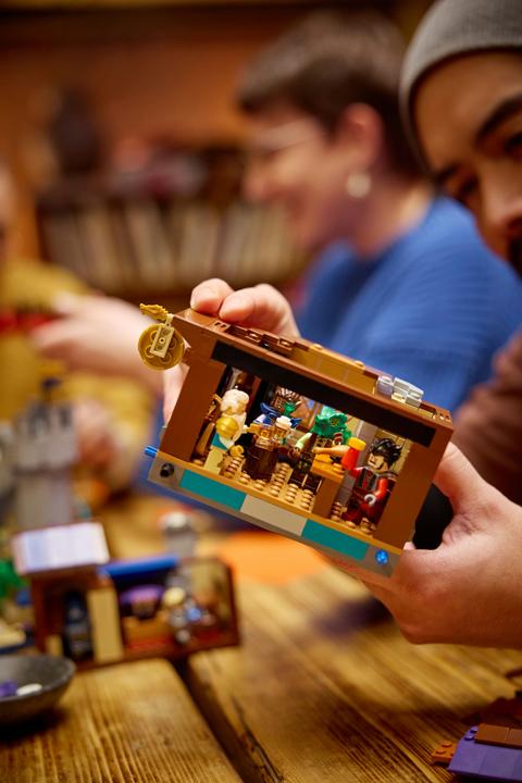 Image du produit LEGO 21348 Dungeons & Dragons : La Saga du Dragon Rouge (21348, LEGO Ideas, LEGO difficiles à trouver)