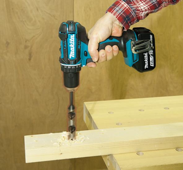 Image du produit Makita DDF482RTJ 18V avec deux batteries (Fonctionnement sur batterie)