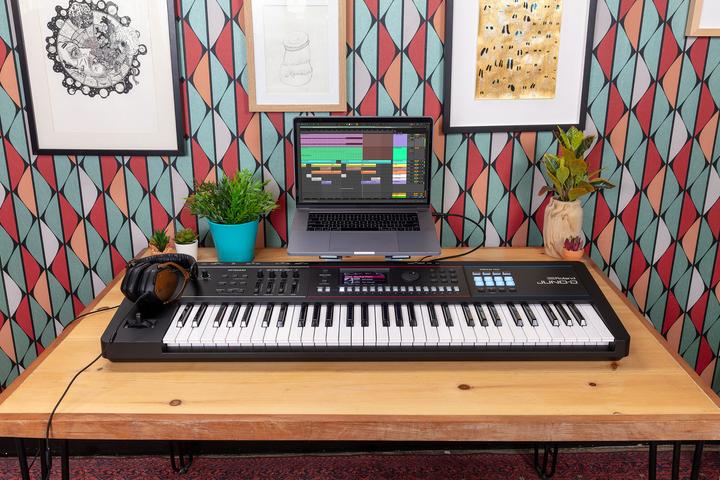 Actual product image Roland Juno-D6