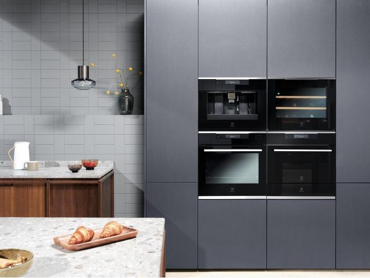 Actual product image Electrolux Built-in steam oven KOAAS31CX