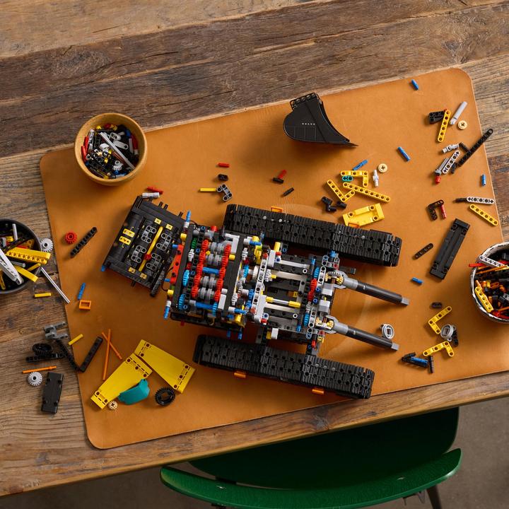 Produktbild LEGO Volvo EC500 Hybrid Bagger (42215, LEGO Technic)