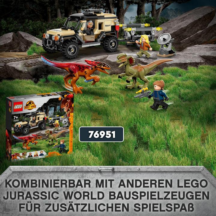 Actual product image LEGO Attack of a triceratops on a pickup truck (76950, LEGO Jurassic World)