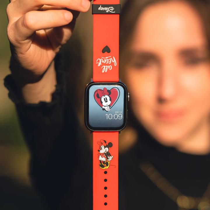 Actual product image Moby Fox Disney bracelet pour smartwatch Minnie Mouse Classic Hearts (Silicone, Apple Watch)