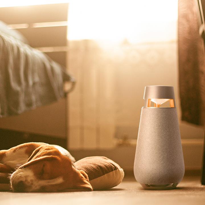 Image du produit LG XBOOM 360 XO3, Enceinte omnidirectionnelle 50W, éclairage, IP54, Bluetooth 5.1, Beige (24 h)