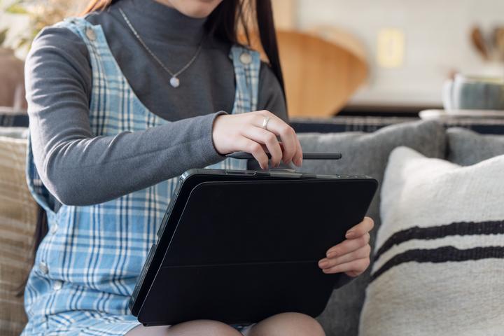 Produktbild Zagg Pro Keys 2 (CH, iPad Pro 11 2024 (M4))