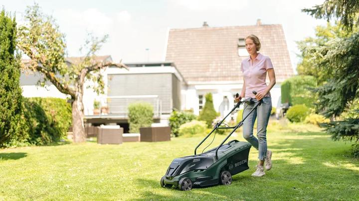 Actual product image Bosch Home & Garden Lawn mower UniversalRotak 450, 1300 W, cutting heig. 25-70mm, cutting width 35cm (Electrical connection)