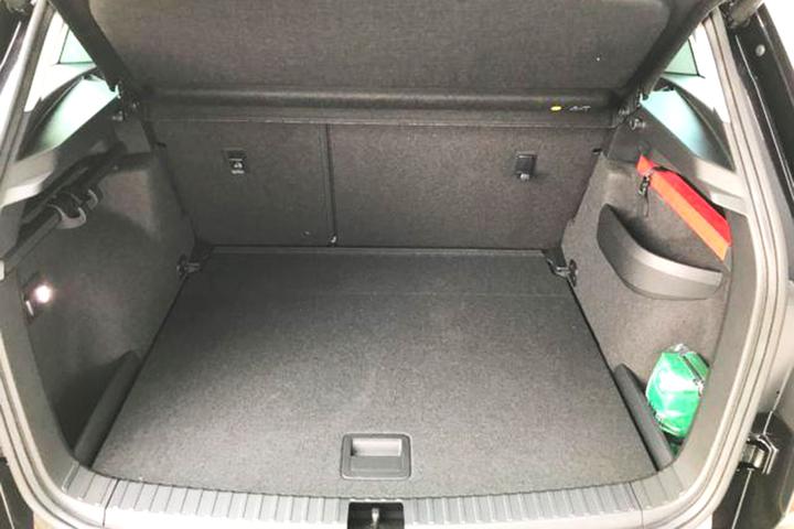 Produktbild Aristar Kofferraumwanne für Skoda Karoq ab 2017 bis heute (erhöhte Ladefläche)