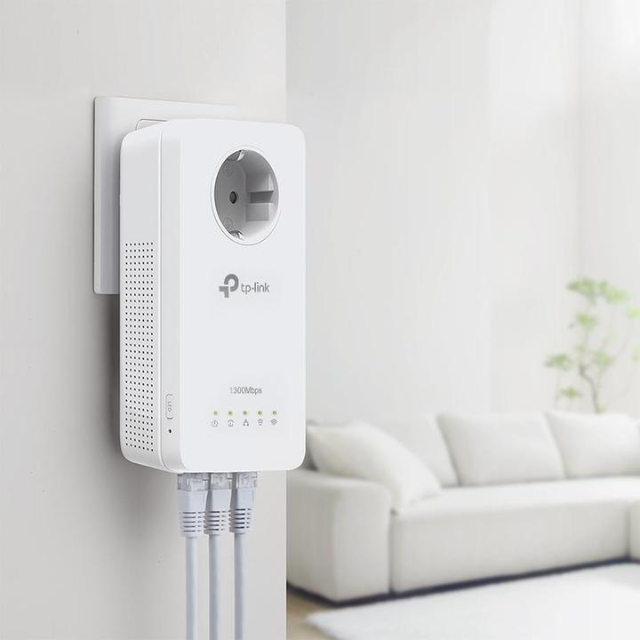 Actual product image TP-Link AV1200 GigabitPowerline ac WLAN KIT with front socket up to 1200Mbps powerline data rate Line... (1200 Mbit/s)