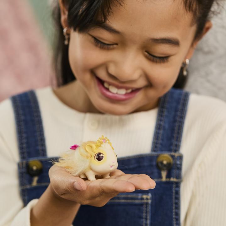Actual product image Little Mama Surprise playset (33.10 cm)