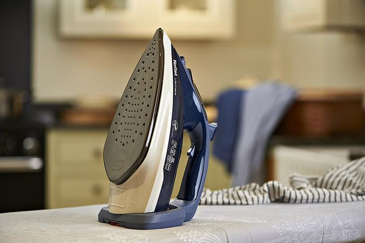 Actual product image Tefal FV9736 Ultimate Anti-Calc (2400 W, 230 g/min)