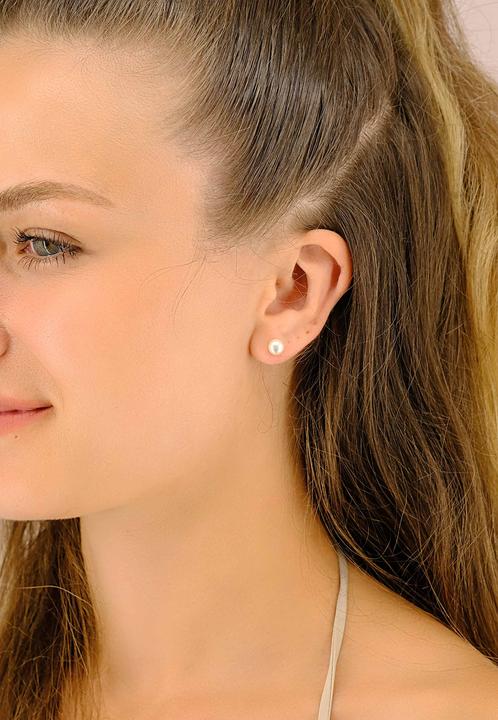 Actual product image Muau Stud earrings yellow gold 750 freshwater pearl 5.5-6mm (750/18K yellow gold)