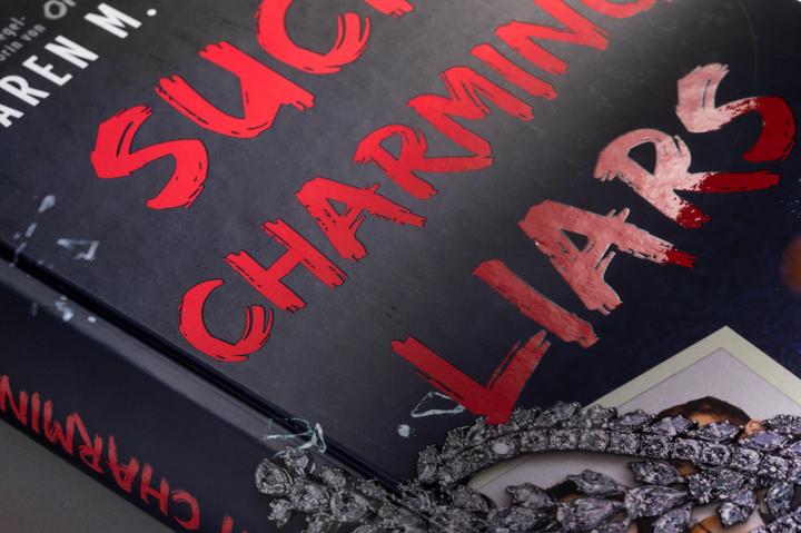 Actual product image Such Charming Liars (Karen M. McManus, German)