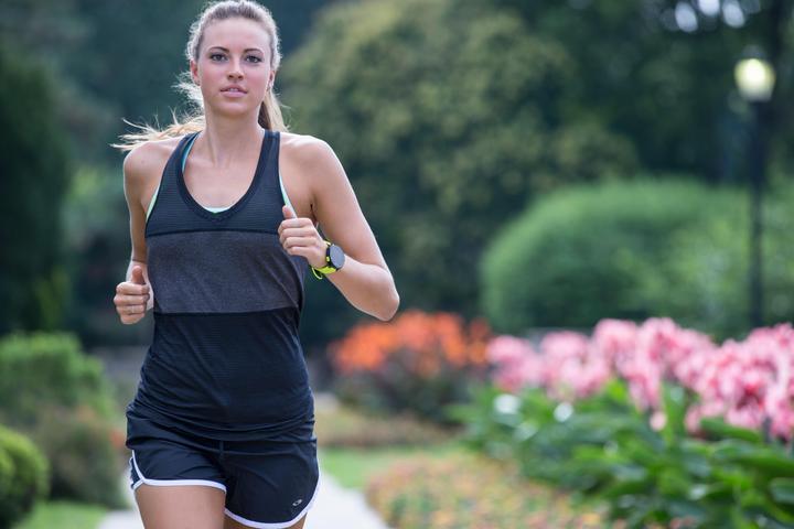 Produktbild Garmin Forerunner 230 (45 mm)