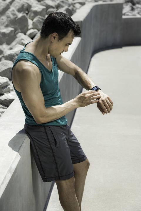 Produktbild Garmin Forerunner 35 (33 mm)