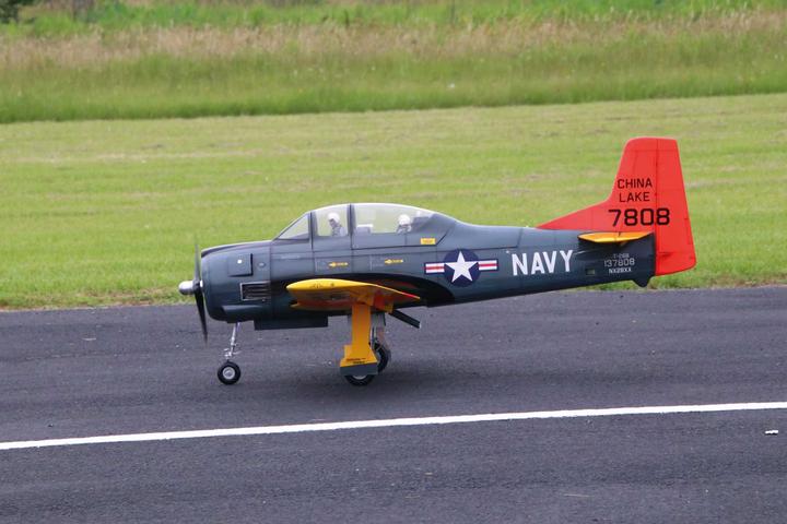 Produktbild Seagull Models SG-Models ) T-28 Trojan 82.5" ARF Warbird Grau/Gelb ohne Einziehfahrwerk &quot (Warbird)