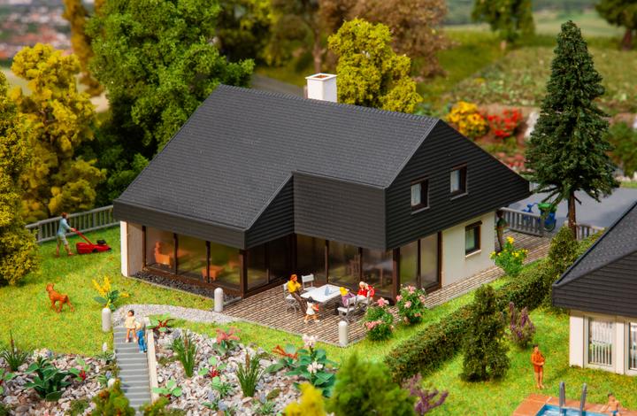 Produktbild Faller Architektenhaus mit Eternitdach