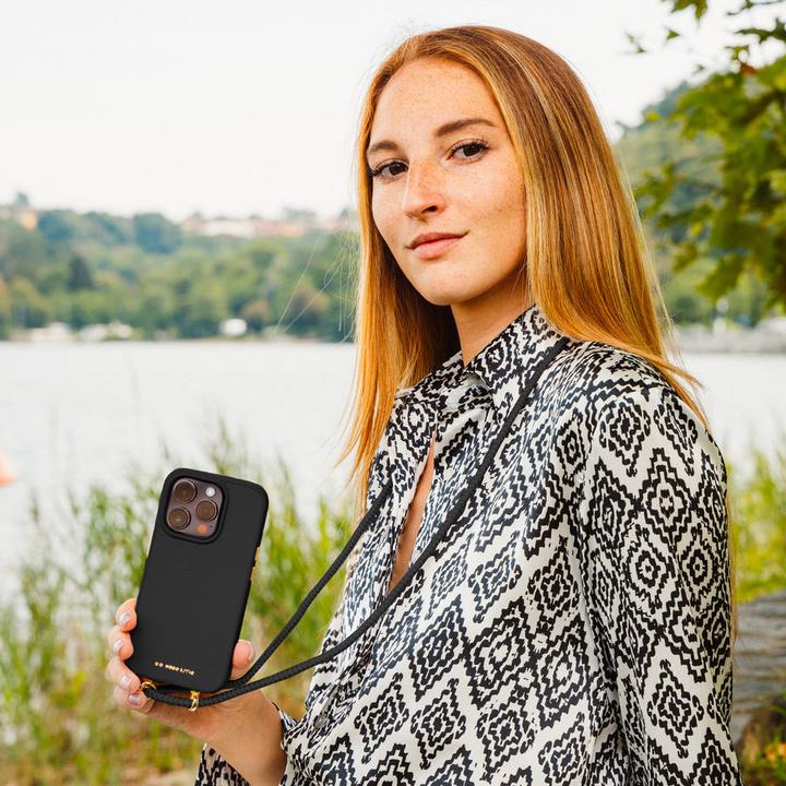 Produktbild Caseme Lola Case mit abnehmbarem Umhängeriemen (Apple iPhone 15 Pro Max)