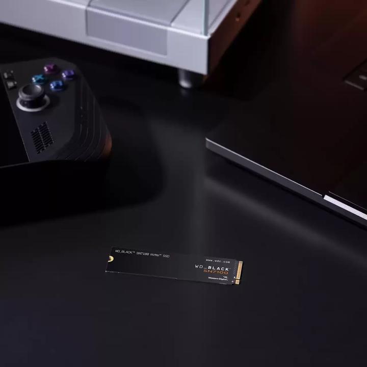 Actual product image WD Black SN7100 (4000 GB, M.2 2280)