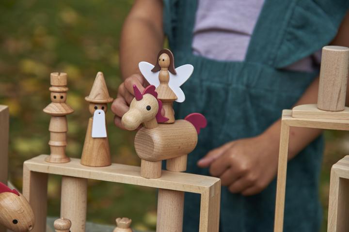 Produktbild TickiT Set mit 10 Verzauberten Märchenfiguren aus Holz
